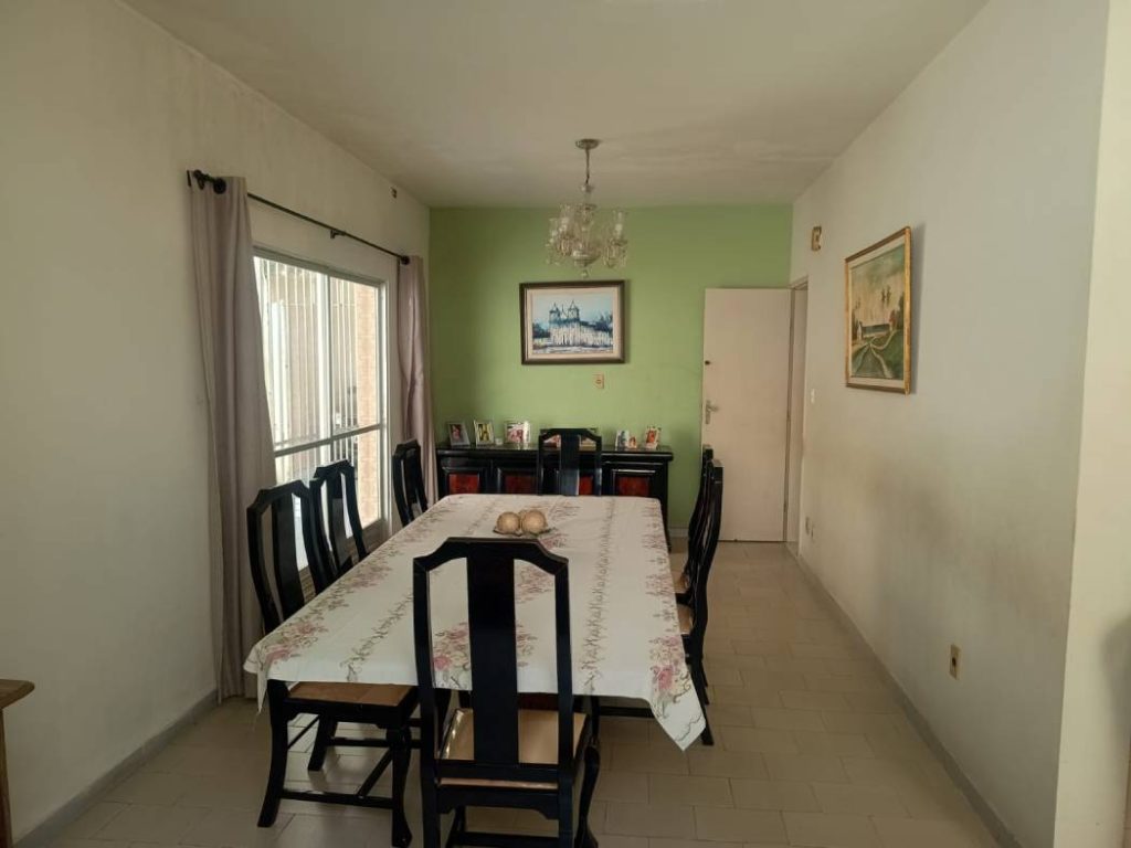 Casa a venda no Bairro Grageru – Avenida Francisco Porto – Excelente para comércio.